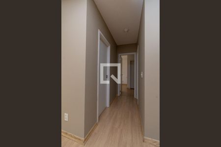 Corredor de apartamento para alugar com 2 quartos, 68m² em Jardim Flor da Montanha, Guarulhos