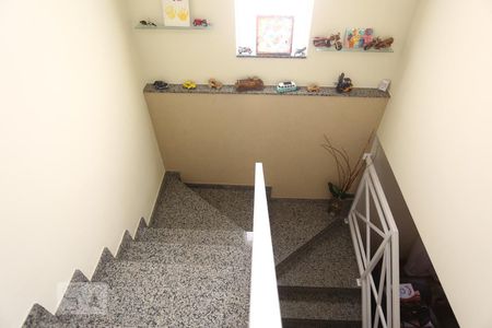 Casa à venda com 128m², 3 quartos e 4 vagasEscadas