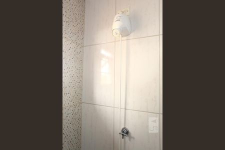 Casa à venda com 128m², 3 quartos e 4 vagasBanheiro da Suíte 1 - chuveiro