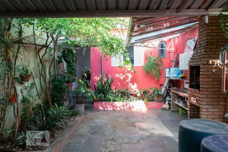 Casa à venda com 170m², 3 quartos e 2 vagas Casa à venda com 170m², 3 quartos e 2 vagasQUINTAL