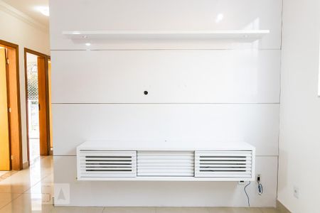 Sala de apartamento para alugar com 3 quartos, 65m² em Floramar, Belo Horizonte