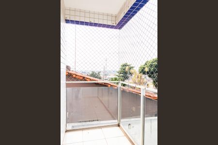 Varanda do quarto 2 de apartamento para alugar com 3 quartos, 65m² em Floramar, Belo Horizonte