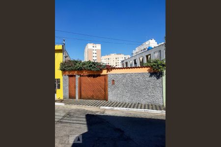 Casa à venda com 240m², 3 quartos e 5 vagas Casa à venda com 240m², 3 quartos e 5 vagasFachada