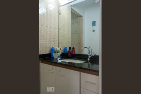 Casa à venda com 240m², 3 quartos e 5 vagas Casa à venda com 240m², 3 quartos e 5 vagasBanheiro 1