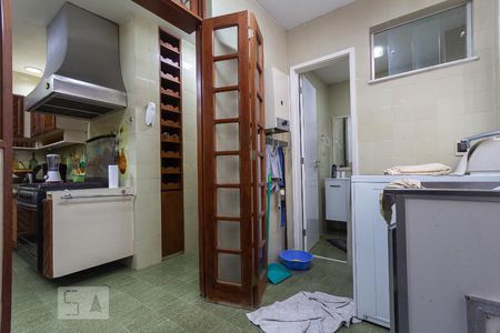 Apartamento à venda com 225m², 3 quartos e 2 vagasÁrea de Serviço