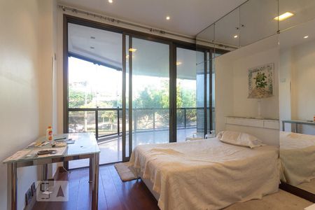 Apartamento à venda com 225m², 3 quartos e 2 vagasQuarto