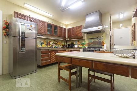 Apartamento à venda com 225m², 3 quartos e 2 vagasCozinha