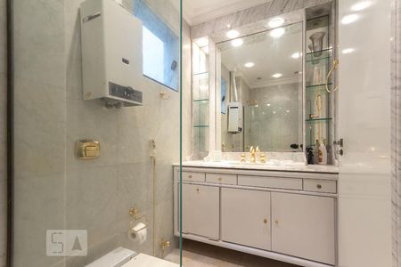 Apartamento à venda com 225m², 3 quartos e 2 vagasBanheiro