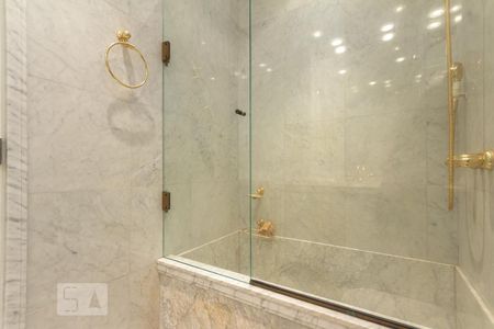 Apartamento à venda com 225m², 3 quartos e 2 vagasBanheiro