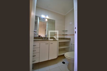 Apartamento à venda com 68m², 2 quartos e 2 vagas Apartamento à venda com 68m², 2 quartos e 2 vagasBanheiro da Suíte 1