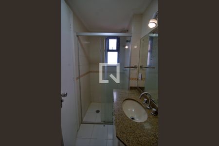 Apartamento à venda com 68m², 2 quartos e 2 vagas Apartamento à venda com 68m², 2 quartos e 2 vagasBanheiro da Suíte 1