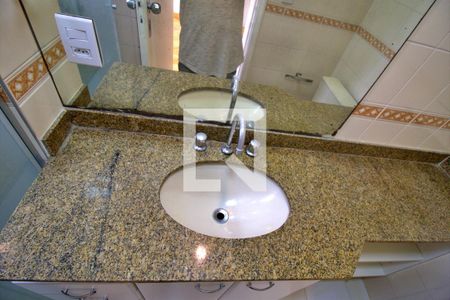 Apartamento à venda com 68m², 2 quartos e 2 vagas Apartamento à venda com 68m², 2 quartos e 2 vagasBanheiro da Suíte 1