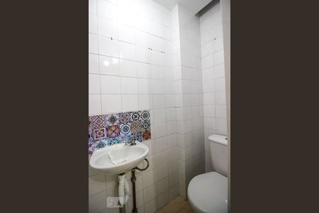Apartamento para alugar com 160m², 4 quartos e 2 vagas Apartamento para alugar com 160m², 4 quartos e 2 vagasBanheiro de Serviço