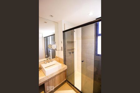 Apartamento para alugar com 160m², 4 quartos e 2 vagas Apartamento para alugar com 160m², 4 quartos e 2 vagasBanheiro da Suíte