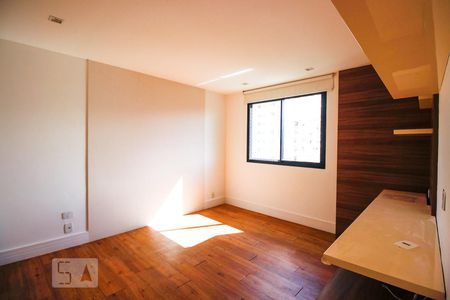 Apartamento para alugar com 160m², 4 quartos e 2 vagas Apartamento para alugar com 160m², 4 quartos e 2 vagasSuíte