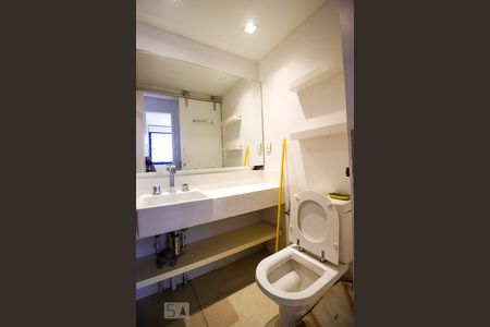 Apartamento para alugar com 160m², 4 quartos e 2 vagas Apartamento para alugar com 160m², 4 quartos e 2 vagasBanheiro