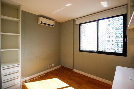 Apartamento para alugar com 160m², 4 quartos e 2 vagas Apartamento para alugar com 160m², 4 quartos e 2 vagasQuarto 2