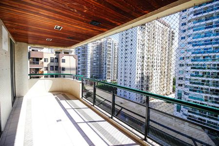 Varanda de apartamento para alugar com 4 quartos, 160m² em Recreio dos Bandeirantes, Rio de Janeiro