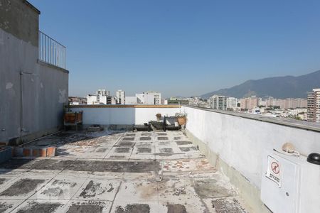Apartamento à venda com 98m², 2 quartos e 2 vagasTerraço