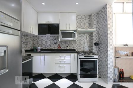 Apartamento à venda com 98m², 2 quartos e 2 vagasCozinha