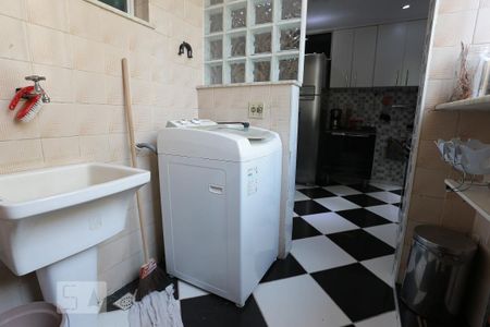 Apartamento à venda com 98m², 2 quartos e 2 vagasÁrea de Serviço