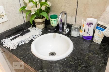 Apartamento à venda com 52m², 2 quartos e 1 vaga Apartamento à venda com 52m², 2 quartos e 1 vagaBanheiro