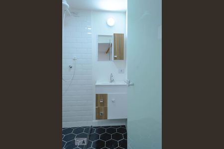 Banheiro de kitnet/studio para alugar com 1 quarto, 43m² em Vila Matilde, São Paulo