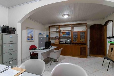 Casa à venda com 160m², 3 quartos e 2 vagasSuíte