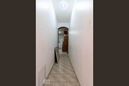 Casa à venda com 160m², 3 quartos e 2 vagasCorredor