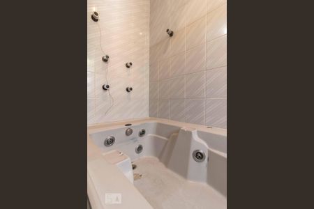 Casa à venda com 160m², 3 quartos e 2 vagasDetalhe - Banheiro da Suíte