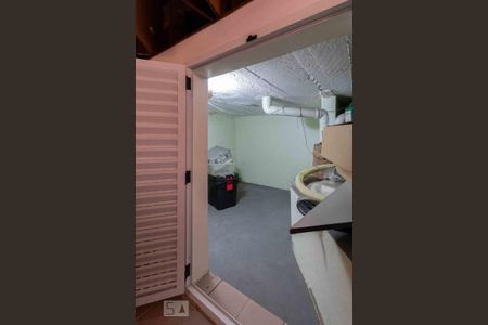 Casa à venda com 160m², 3 quartos e 2 vagasÁrea de Serviço - Despensa