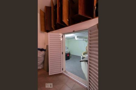 Casa à venda com 160m², 3 quartos e 2 vagasÁrea de Serviço - Despensa