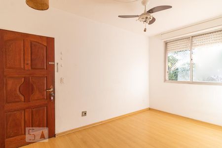 Sala de apartamento para alugar com 2 quartos, 55m² em Jardim Itu Sabará, Porto Alegre