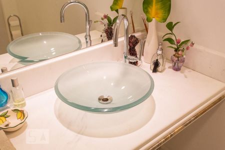 Apartamento à venda com 422m², 4 quartos e 4 vagas Apartamento à venda com 422m², 4 quartos e 4 vagasBanheiro