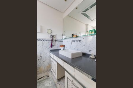 Apartamento à venda com 422m², 4 quartos e 4 vagas Apartamento à venda com 422m², 4 quartos e 4 vagasBanheiro da Suíte 1