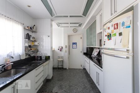Apartamento à venda com 422m², 4 quartos e 4 vagas Apartamento à venda com 422m², 4 quartos e 4 vagasCozinha