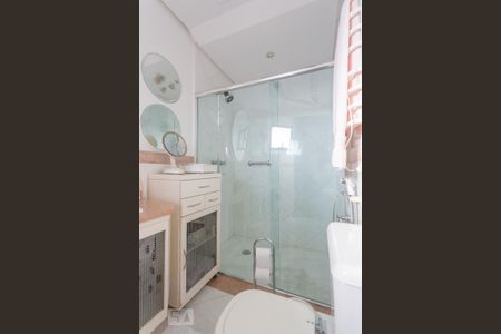 Apartamento à venda com 422m², 4 quartos e 4 vagas Apartamento à venda com 422m², 4 quartos e 4 vagasBanheiro da Suíte 2