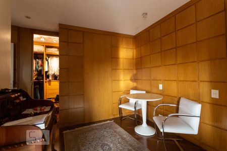 Apartamento à venda com 422m², 4 quartos e 4 vagas Apartamento à venda com 422m², 4 quartos e 4 vagasSuíte 3