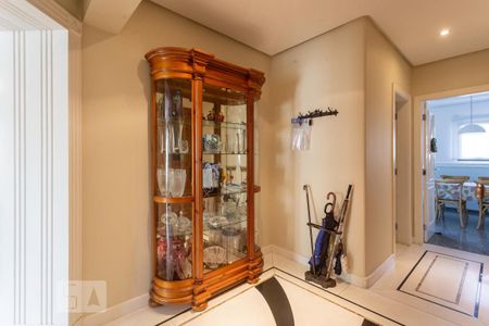 Apartamento à venda com 422m², 4 quartos e 4 vagas Apartamento à venda com 422m², 4 quartos e 4 vagasHall social