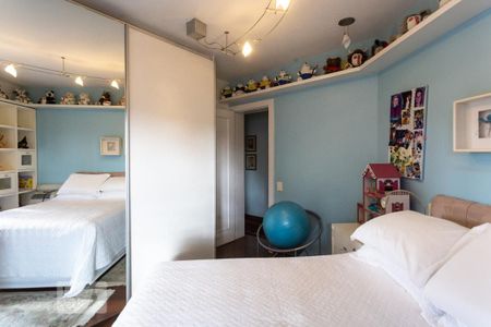 Apartamento à venda com 422m², 4 quartos e 4 vagas Apartamento à venda com 422m², 4 quartos e 4 vagasSuíte 2