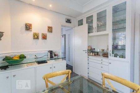 Apartamento à venda com 422m², 4 quartos e 4 vagas Apartamento à venda com 422m², 4 quartos e 4 vagasCopa