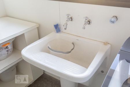 Apartamento à venda com 422m², 4 quartos e 4 vagas Apartamento à venda com 422m², 4 quartos e 4 vagasLavanderia (Torneira)