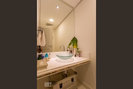 Apartamento à venda com 422m², 4 quartos e 4 vagas Apartamento à venda com 422m², 4 quartos e 4 vagasBanheiro