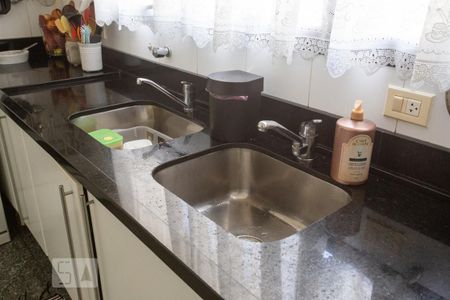 Apartamento à venda com 422m², 4 quartos e 4 vagas Apartamento à venda com 422m², 4 quartos e 4 vagasCozinha - Torneira