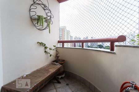 Apartamento à venda com 422m², 4 quartos e 4 vagas Apartamento à venda com 422m², 4 quartos e 4 vagasSacada da Suíte 1