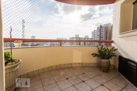 Apartamento à venda com 422m², 4 quartos e 4 vagas Apartamento à venda com 422m², 4 quartos e 4 vagasSacada da Suíte 3