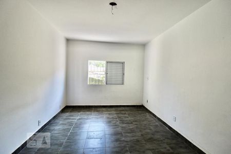 Casa à venda com 180m², 4 quartos e 2 vagasSuíte