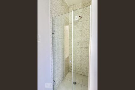 Casa à venda com 180m², 4 quartos e 2 vagasBanheiro 2