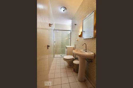 Casa à venda com 180m², 4 quartos e 2 vagasBanheiro da Suíte