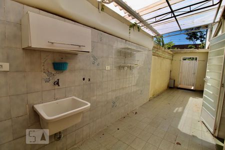 Casa à venda com 180m², 4 quartos e 2 vagasLavanderia